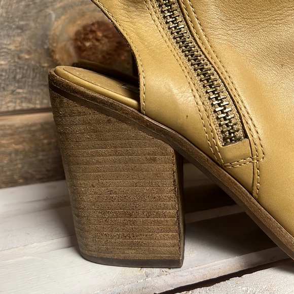 Steve Madden VTG Heel Ankle Peep Toe Booties Size 8.5 Made in Brazil - Picture 3 of 10